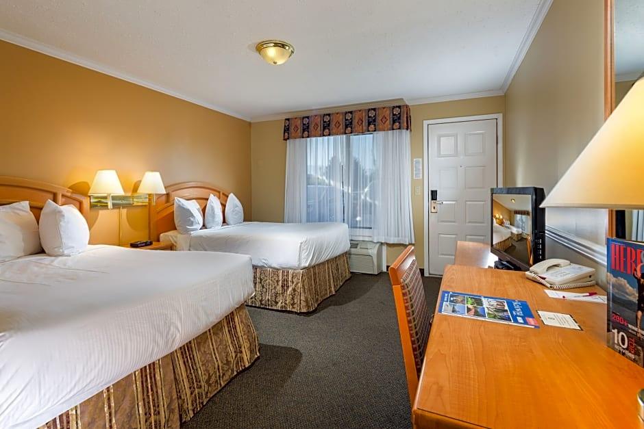 Econo Lodge Inn & Suites Kelowna Exterior photo